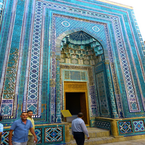 Image by LoggaWiggler titled ’shohizinda, necropolis, samarkand’. Source: Pixabay
