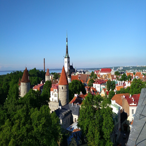 Image by idefixgallier titled ’tallinn, estonia, historic center’. Source: Pixabay