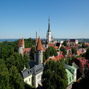 Image by jackmac34 titled ’estonia, tallinn, roofs’. Source: Pixabay