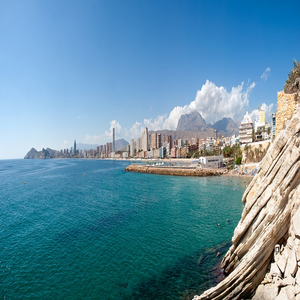 Image by cascalheira titled ’benidorm, beach, spain’. Source: Pixabay