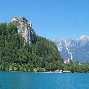 Image by lino9999 titled ’the needle, bled, slovenia’. Source: Pixabay