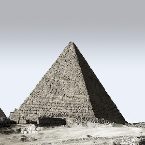 Image by 8moments titled ’pyramid, giza, egypt’. Source: Pixabay