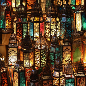Image by derMolf titled ’egypt, cairo, lamps’. Source: Pixabay