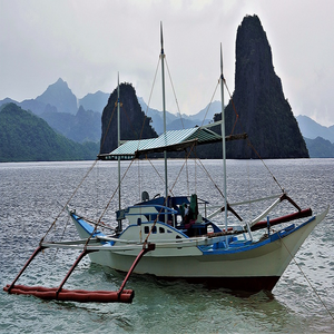 Image by RichardMc titled ’el nido, palawan, boat’. Source: Pixabay