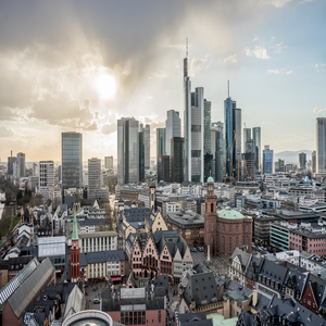 Image by Leonhard_Niederwimmer titled ’building, horizon, city’. Source: Pixabay