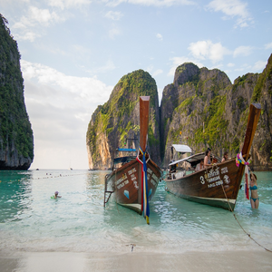 Image by moritzklassen titled ’thailand, the beach, maya bay’. Source: Pixabay