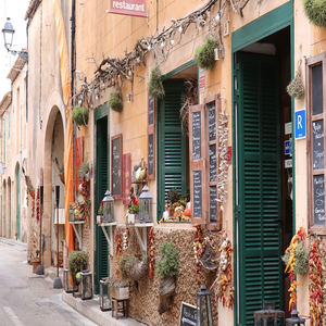 Image by birgl titled ’businesses, mediterranean, alley’. Source: Pixabay
