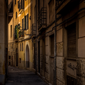 Image by seth0s titled ’historic center, palma, spain’. Source: Pixabay