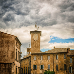 Image by Tama66 titled ’city, middle ages, italy’. Source: Pixabay
