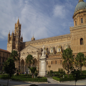 Image by Simon titled ’palermo, town hall, building’. Source: Pixabay