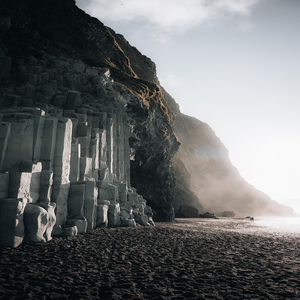 Image by Dylanleagh titled ’beach, fog, waterfall’. Source: Pixabay
