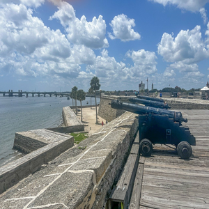 Image by Michelle_Raponi titled ’st augustine, florida, cannons’. Source: Pixabay
