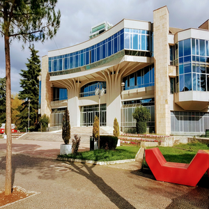 Image by kolaoltion titled ’congress, palace, architecture’. Source: Pixabay