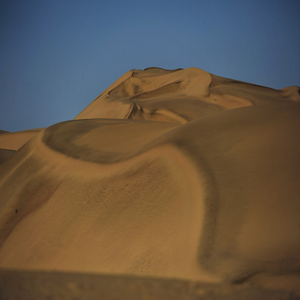 Image by AndreaPivari titled ’namibia, walvis bay, dunes’. Source: Pixabay